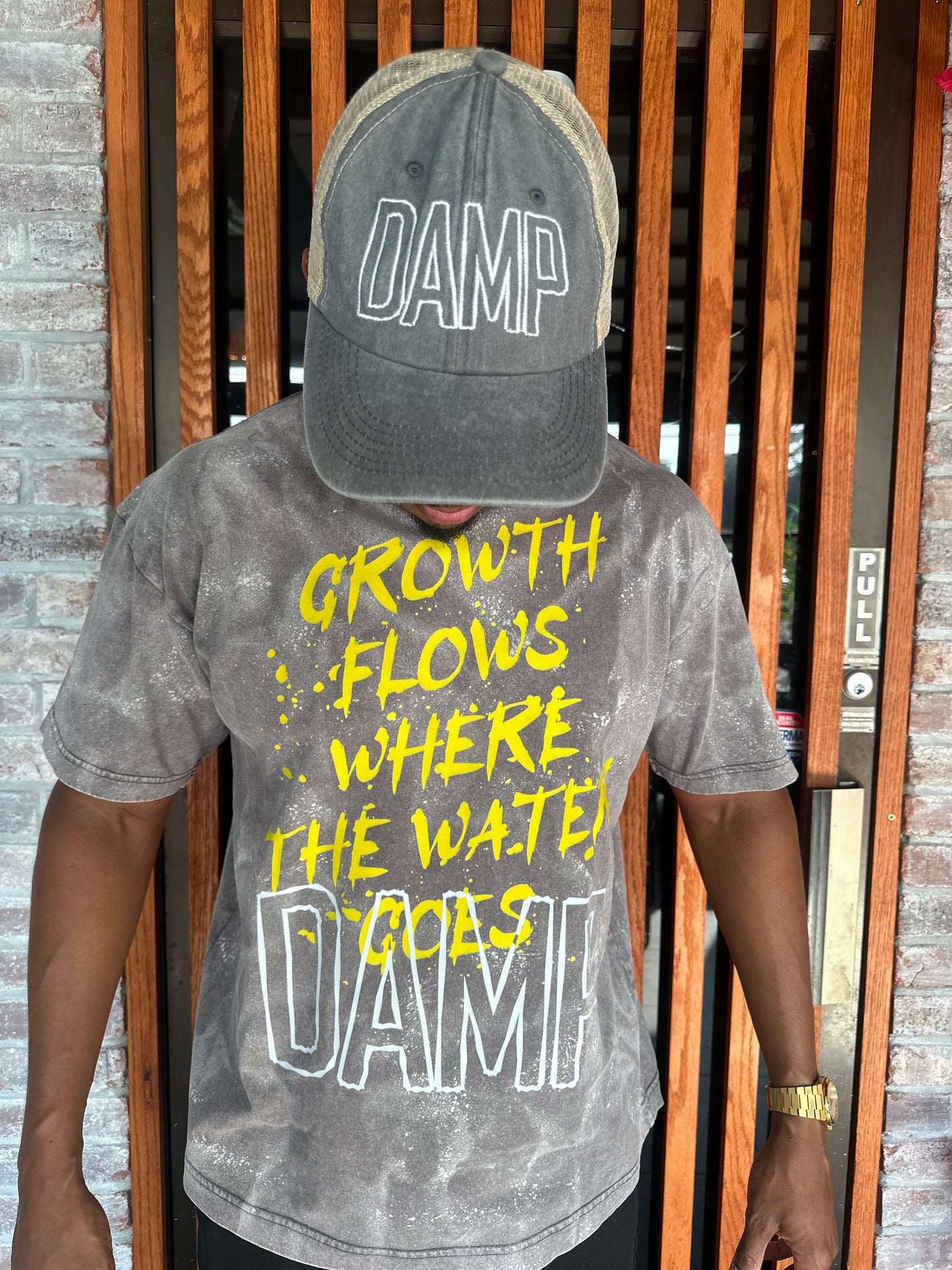 THE GRAY DAMP GROWTH FLOWS MENS’ T SHIRT
