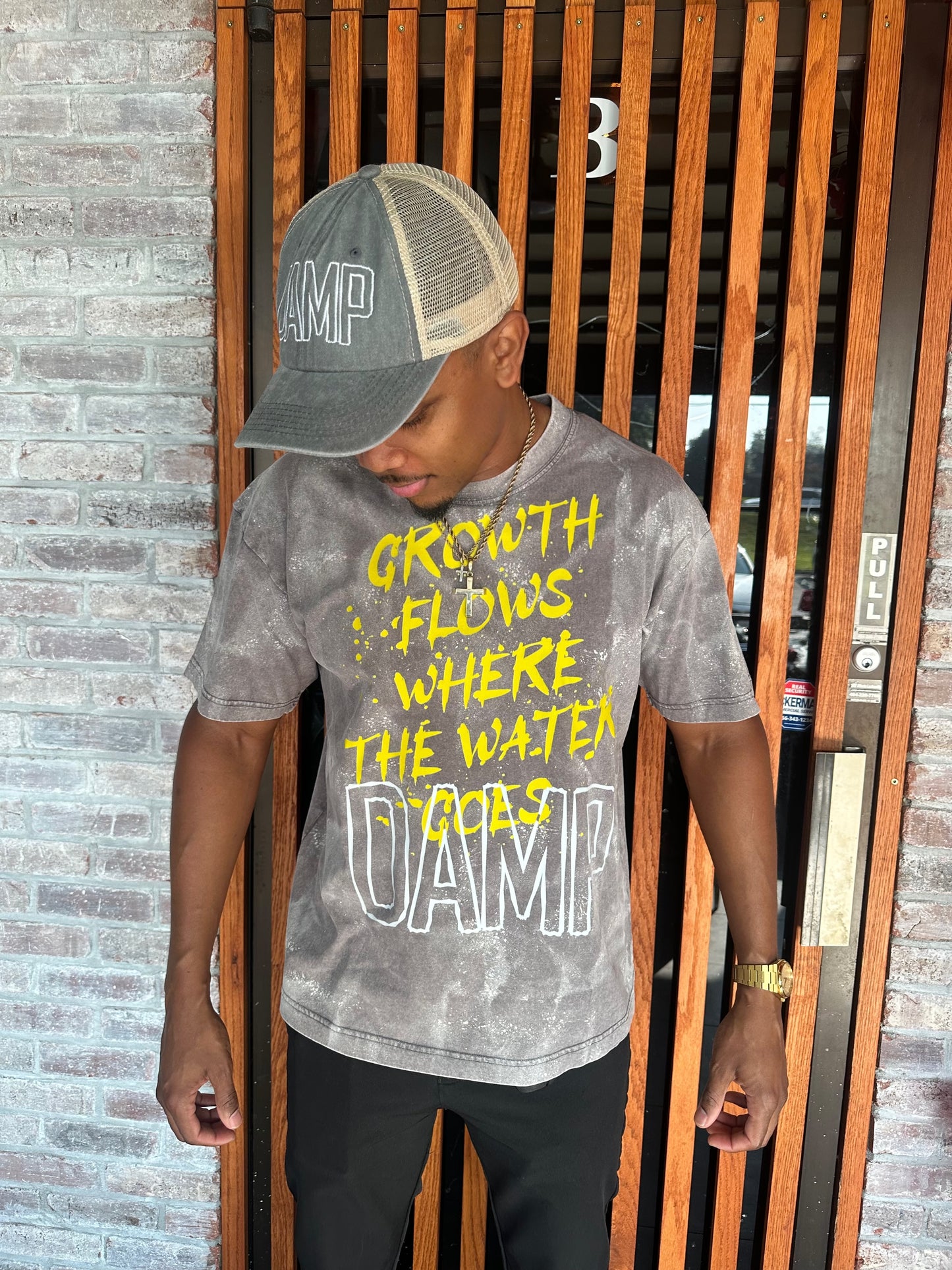 THE GRAY DAMP GROWTH FLOWS MENS’ T SHIRT