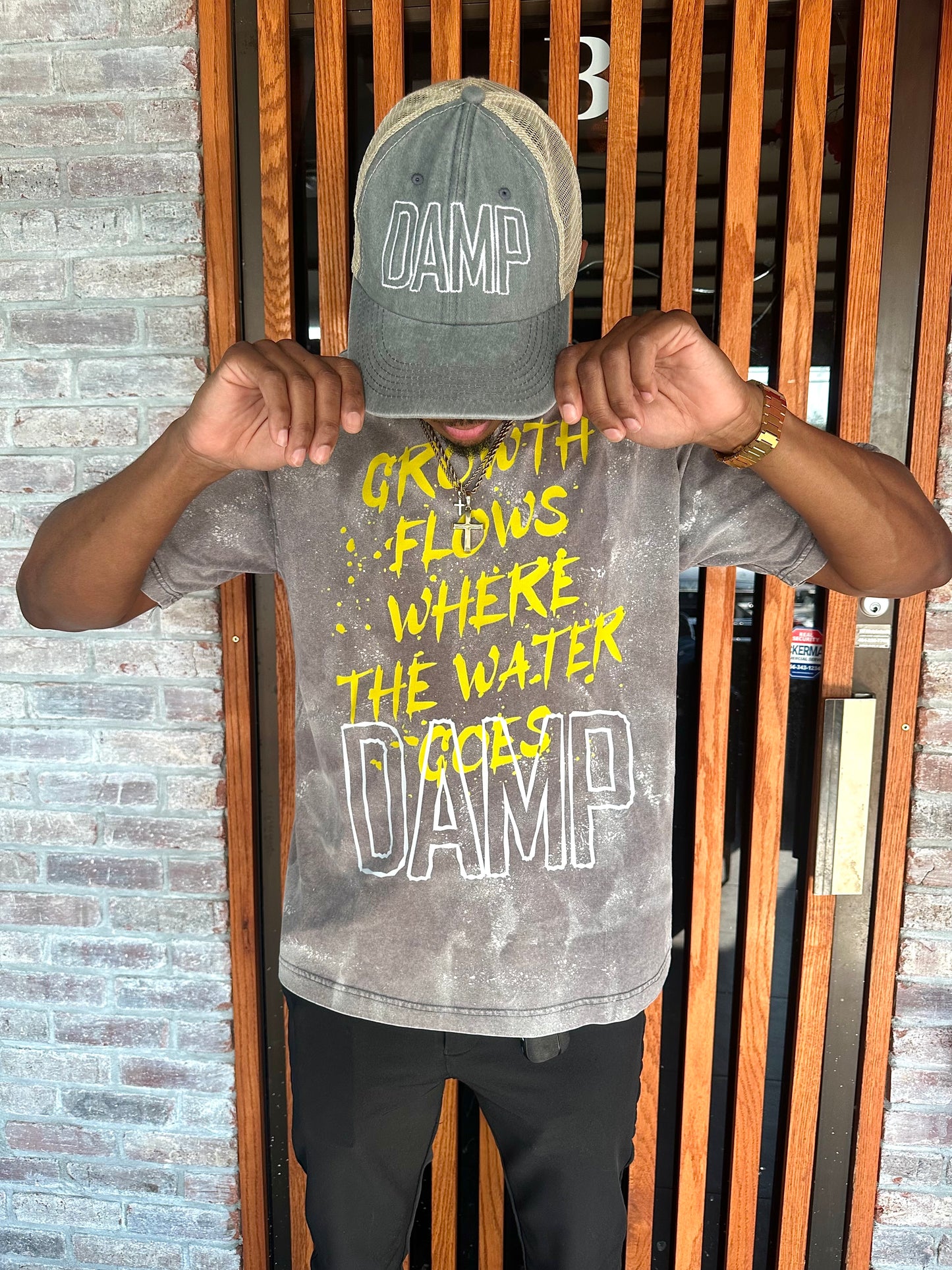 THE GRAY DAMP GROWTH FLOWS MENS’ T SHIRT