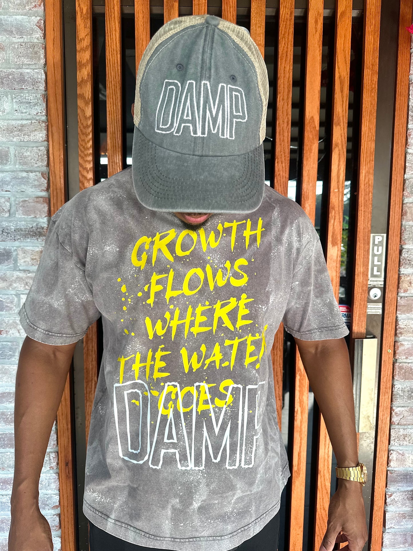 THE GRAY DAMP GROWTH FLOWS MENS’ T SHIRT